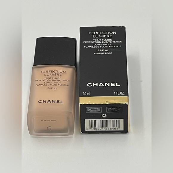 Perfection Lumière Long-Wearing Flawless Fluid Makeup SPF 10. 42 Beige rose - Picture 4 of 8